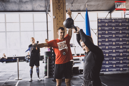 Для полиции и военных скидка на карты Local, Full скидка 5% на карту  6 месяцев , 10% на карту 10 месяцев. Для записи на тренировку звоните - 093 999 88 99